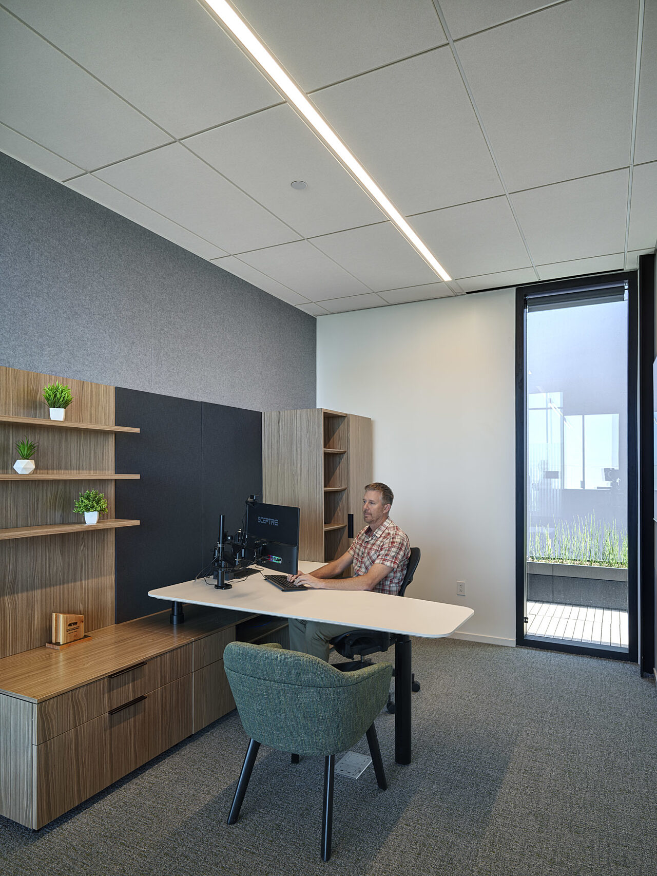 Pigott Kreg Tool Ankeny Summer22 037 220607 Typ Office ppl low