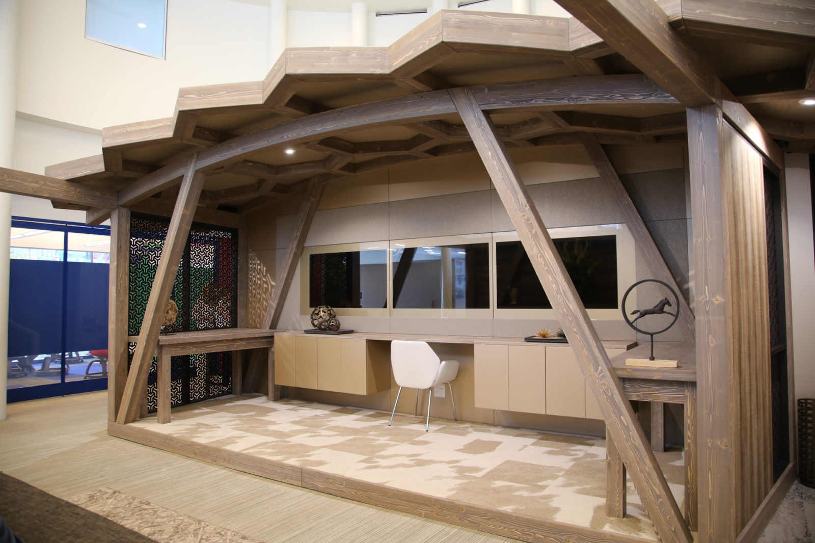 Connext, 2015, DIRTT, Pigott, Commercial Interior Design, DIRTTbags, Embedded Screens, Interior Design