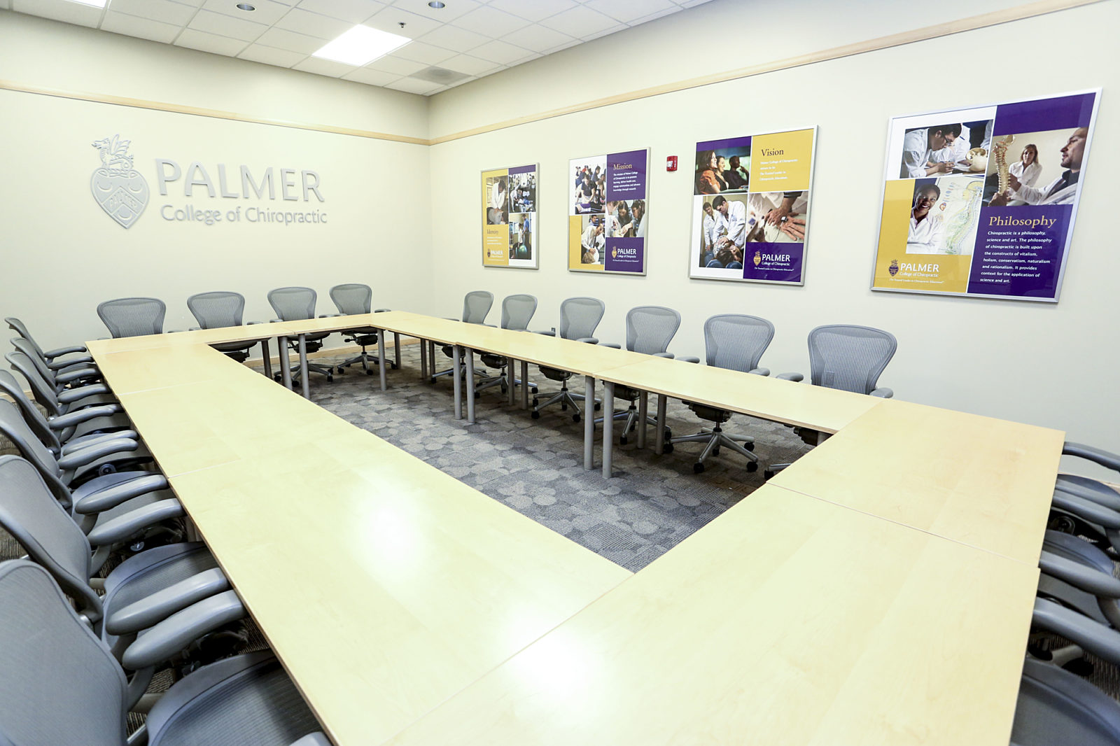 Palmer College of Chiropractic, Pigott, Herman Miller Furniture, Education, College Campus, Meeting Space, Conference Room, Aeron Chairs